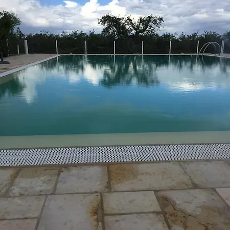 Trulli Di Pozzomasiello * לוקורוטונדו