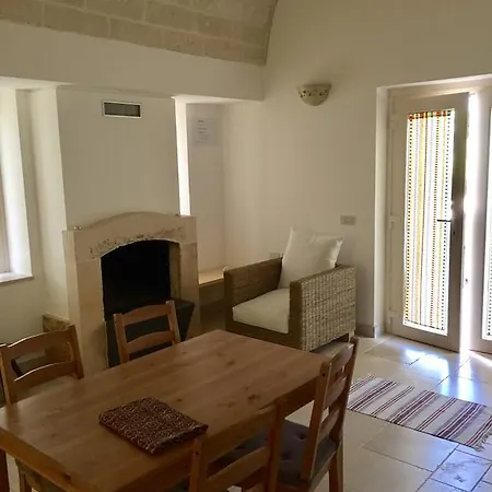Trulli Di Pozzomasiello בית כפרי לוקורוטונדו