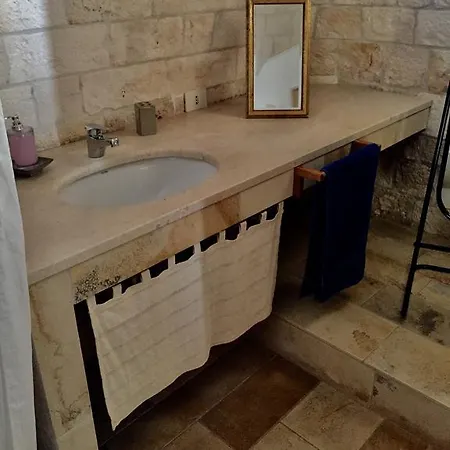 Trulli Di Pozzomasiello * ロコロトンド