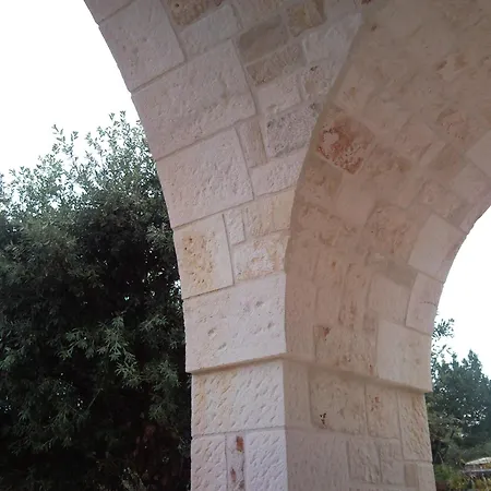 Trulli Di Pozzomasiello لوكوروتوندو